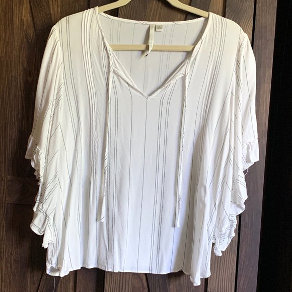 LC Lauren Conrad Tops - LAUREN CONRAD PINSTRIPED BLOUSE